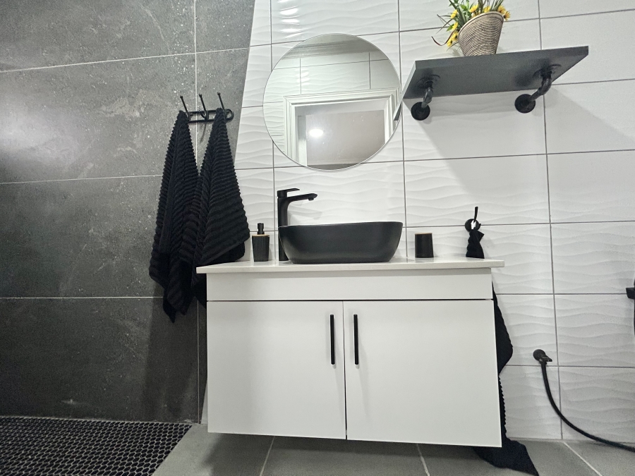 3 Bedroom Property for Sale in Wavecrest Eastern Cape